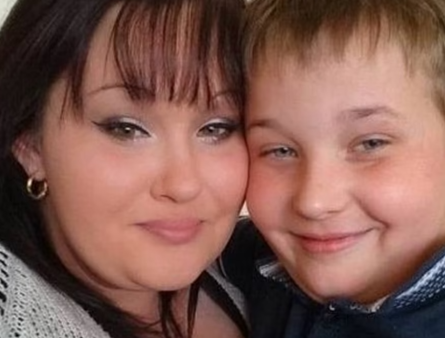 Adolescente británico fue apuñalado tratando de salvar a su madre del ataque de un “amigo”