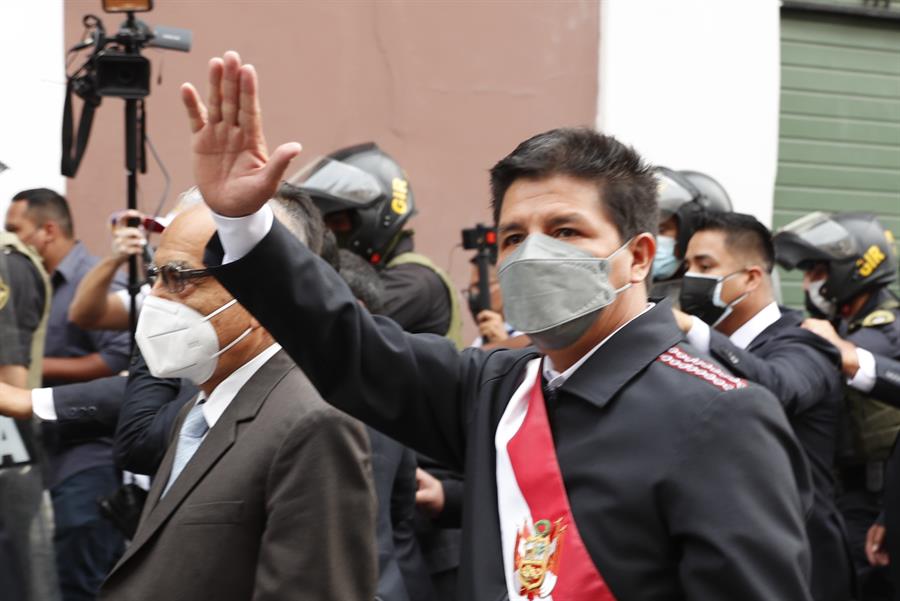 En crisis permanente, Castillo se acerca a su primer año de gobierno en Perú