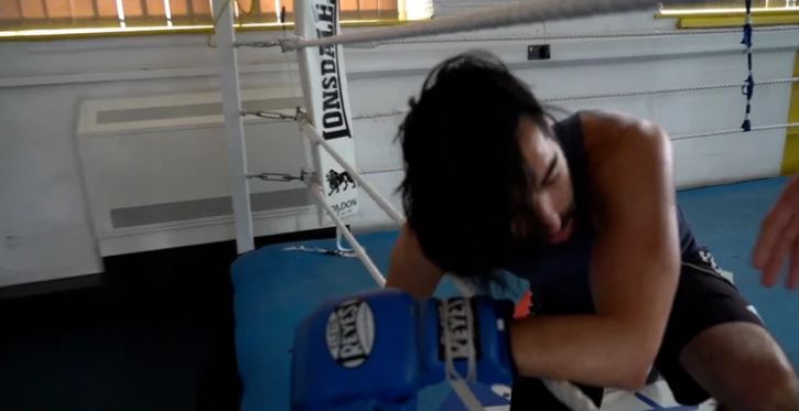 VIRAL: Boxeador le dio una paliza a troll de Twitter que prometió noquearlo (Video)