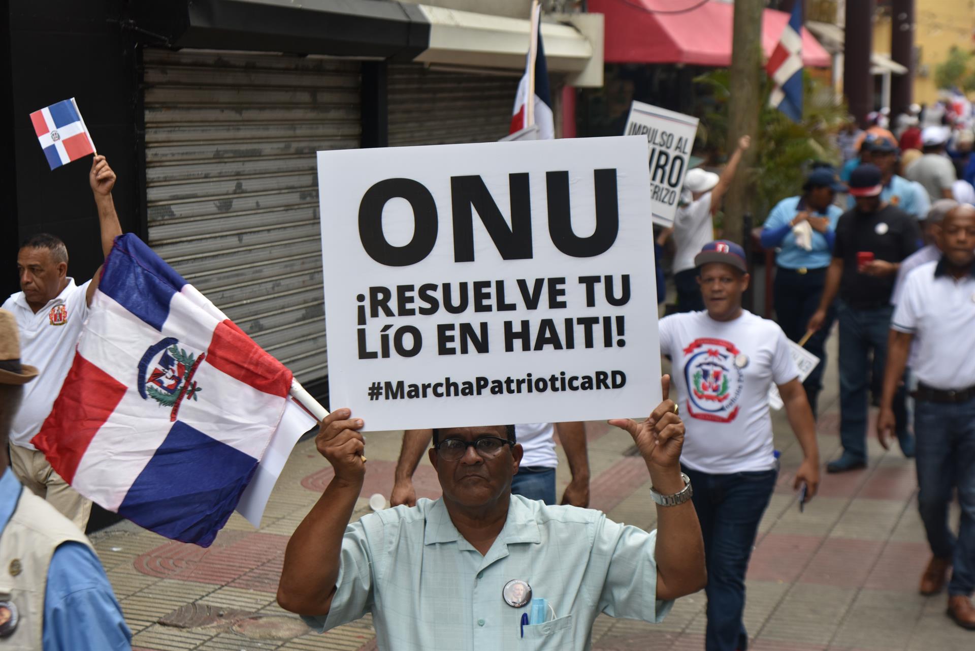 Al menos un muerto y varios heridos en protestas por el alto costo de la vida en Haití