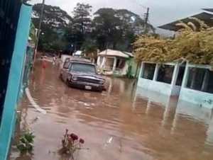 En Bejuma se desbordó un río y el alcalde chavista no dice “ni pío”… ¿será que se lo llevó la corriente?