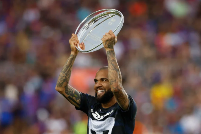 Trofeo Joan Gamper: así fue el emotivo homenaje del Barcelona a Dani Alves (VIDEOS)