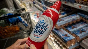 Polémica en Nueva York: La razón por la cual prohibieron la venta de crema batida a menores