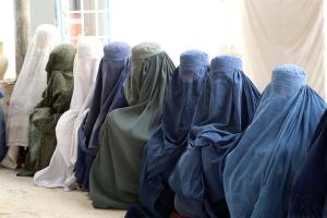 Las mujeres, el principal objetivo del ataque talibán contra los derechos humanos