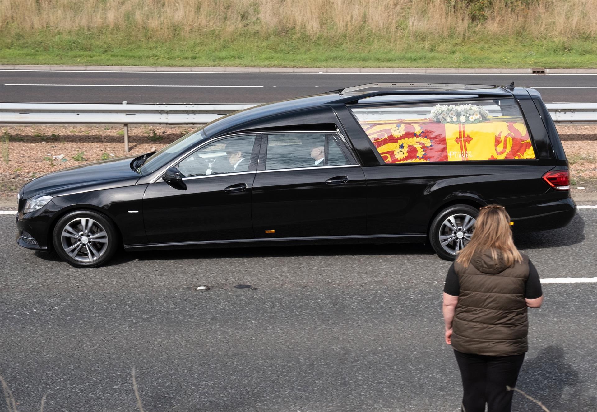 Dos minutos de silencio en todo Reino Unido y cortejo fúnebre por el centro de Londres, así será el entierro de Isabel II