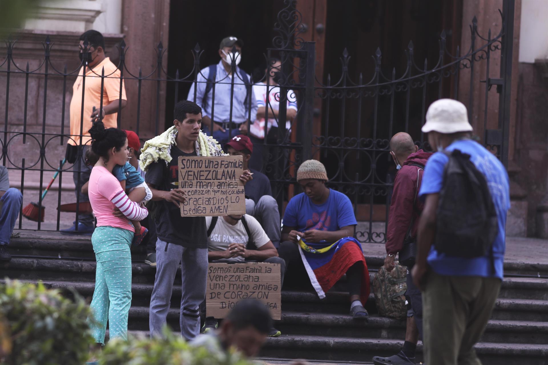 Migrantes venezolanos que van hacia EEUU denuncian atropellos en Honduras