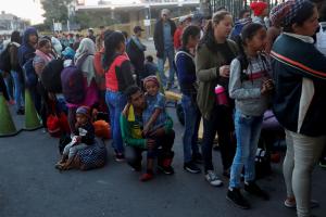 Guatemala disuelve caravana de 400 migrantes de Venezuela, Cuba y Haití