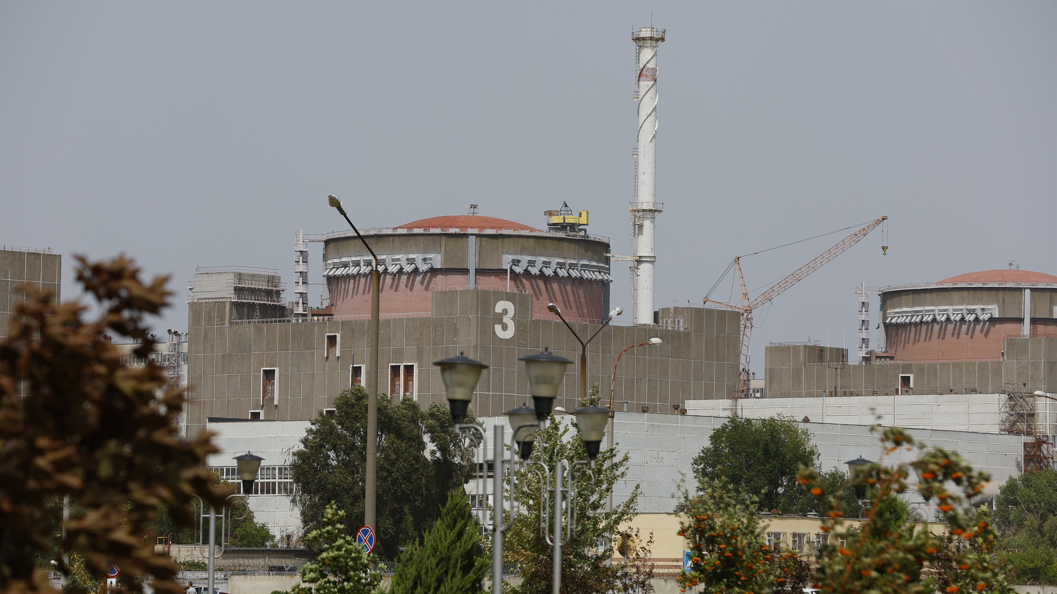 Central nuclear de Zaporiyia vuelve a estar conectada a red ucraniana, aseguró la Oiea