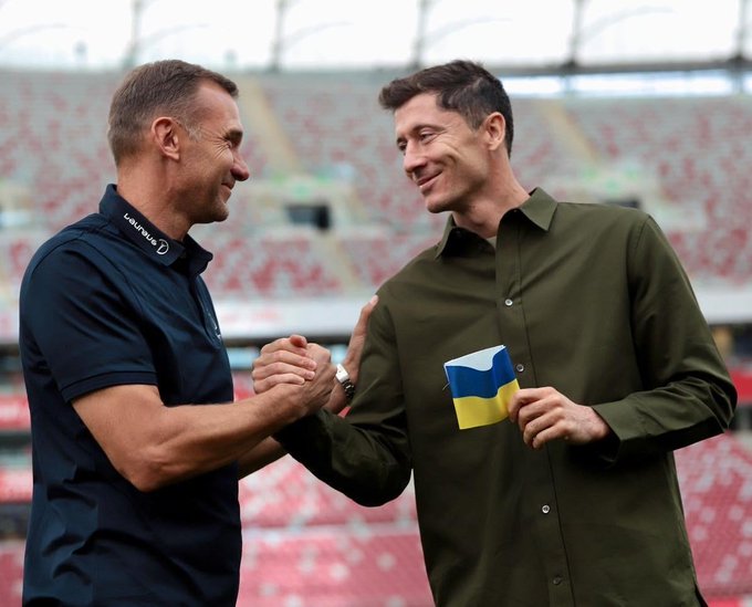 Lewandowski, capitán de Polonia y… ¿también de Ucrania?: El detallazo del delantero en Qatar 2022
