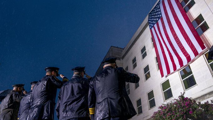 Joe Biden rinde tributo a las víctimas del 11-S desde el Pentágono