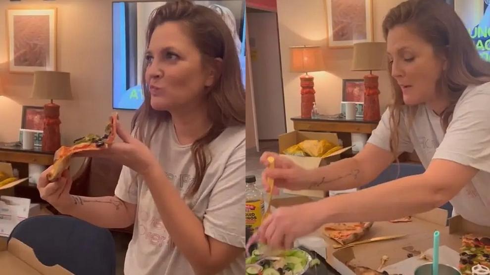 Drew Barrymore crea controversia por su forma de comer pizza… o de no comerla (VIDEO)