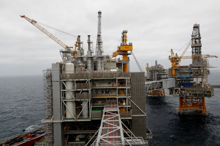 La petrolera noruega Equinor completó su salida del mercado energético ruso