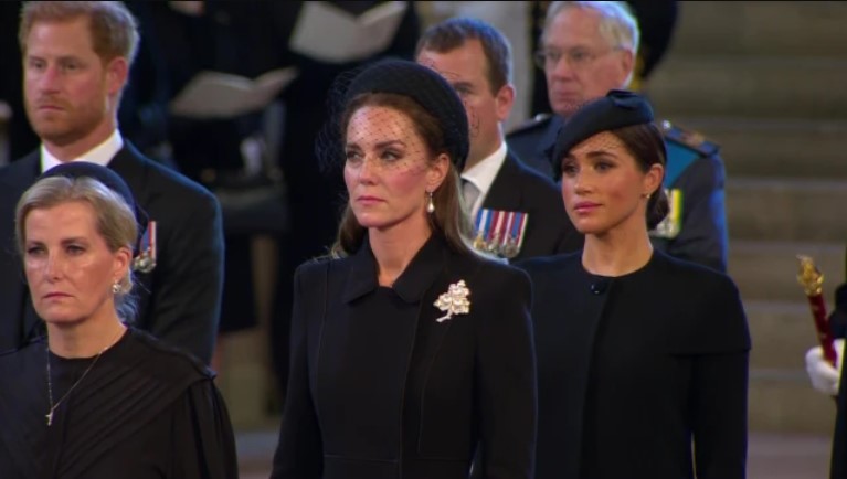 Kate y Meghan viajaron en carros separados durante la procesión del ataúd de la reina Isabel II