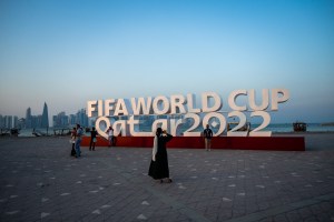 Alcohol, sexualidad, vestimenta: las reglas que deberán seguir los aficionados en Qatar 2022