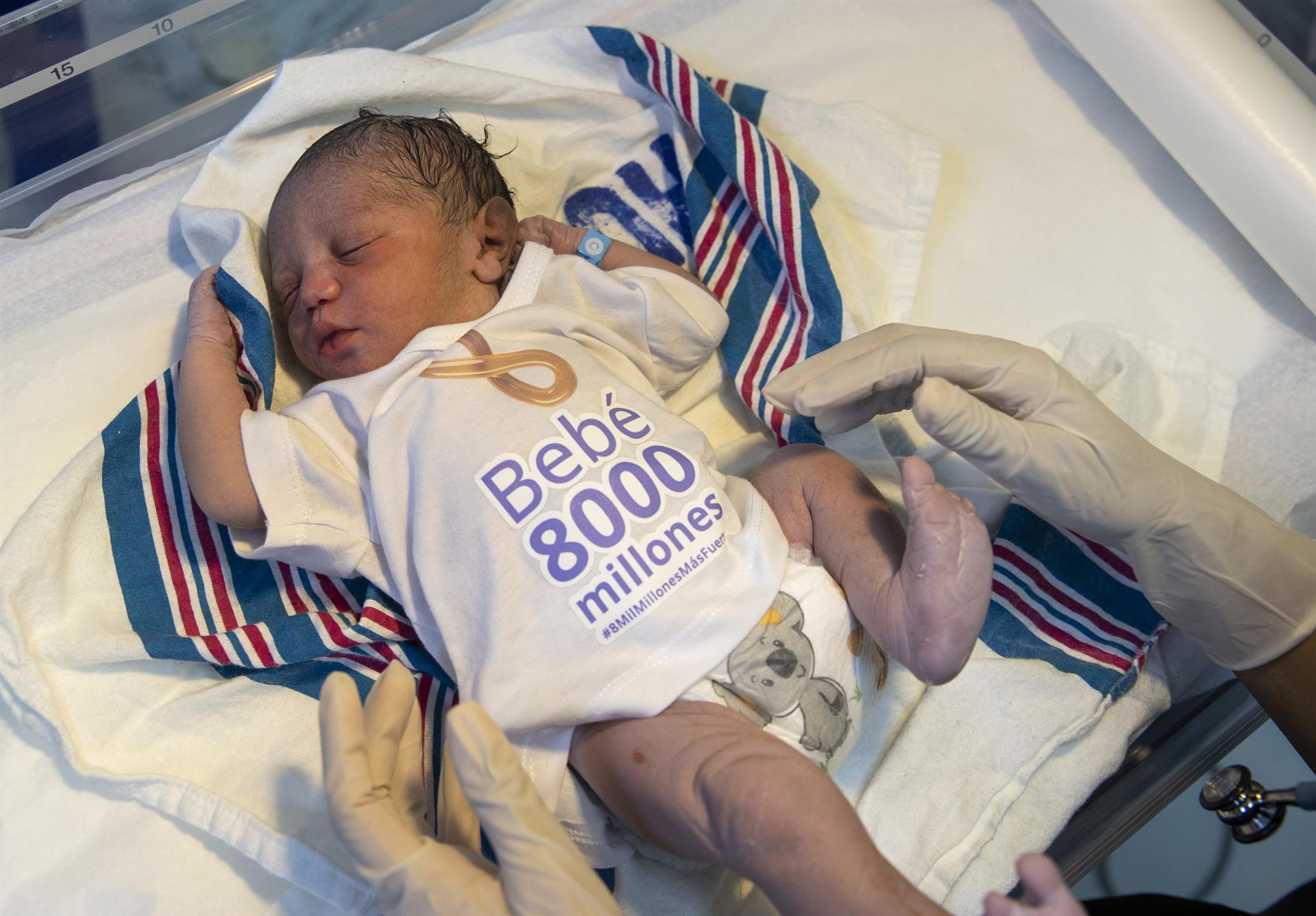 Damián, el bebé que lleva la población a la cifra de ocho mil millones de personas, nació en República Dominicana (Fotos)