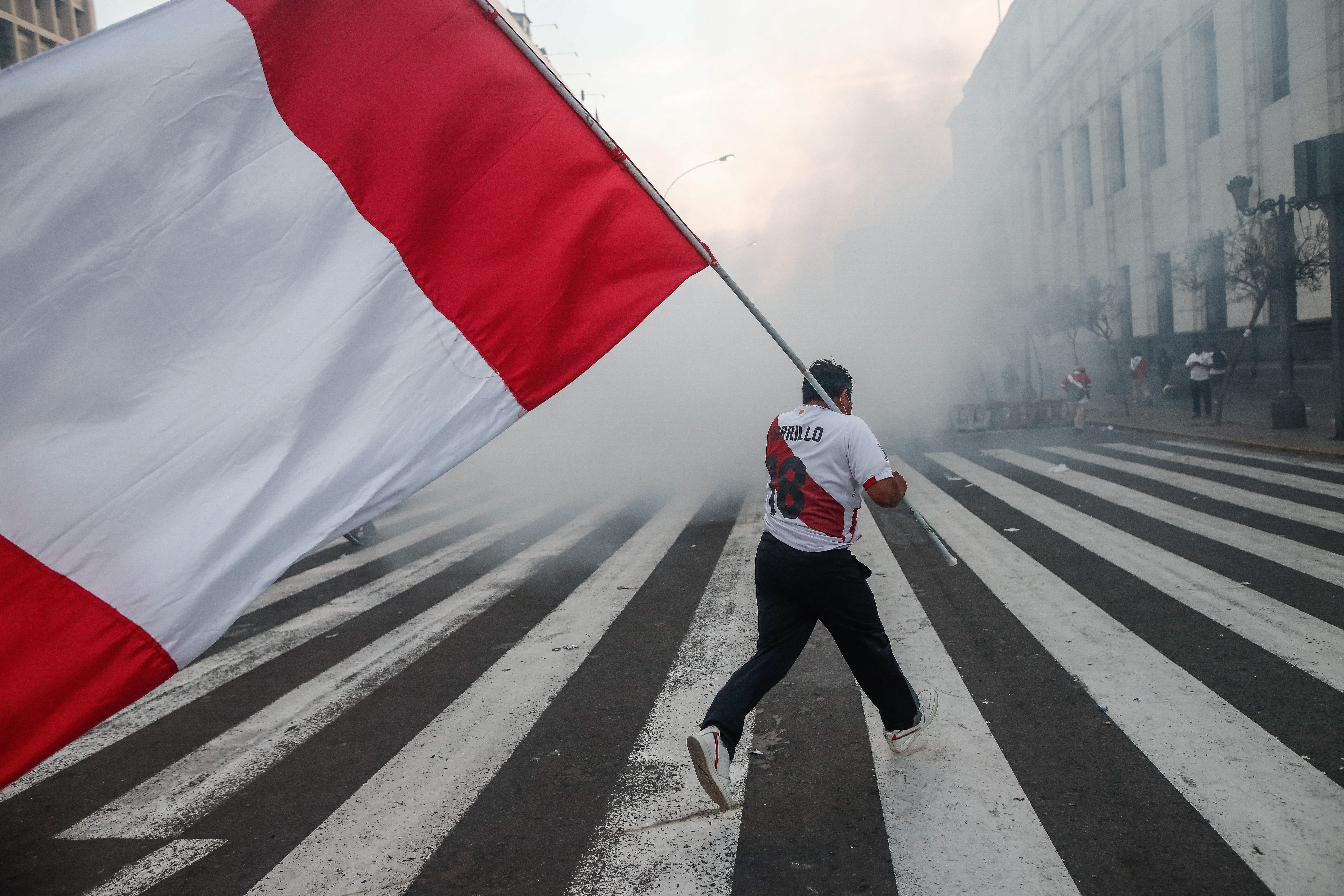 Las claves del proceso que pide la inhabilitación del presidente de Perú