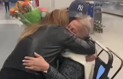 Conmovedor: El reencuentro de una abuelita venezolana con su familia en EEUU tras siete años sin verlos (VIDEO)