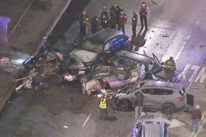 Tragedia en Chicago: Dos muertos y 16 heridos tras ser embestidos por ladrón de auto