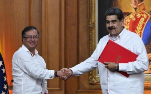 Petro cree que con ayuda de Maduro neutralizará al temido y sangriento “Tren de Aragua” en Colombia