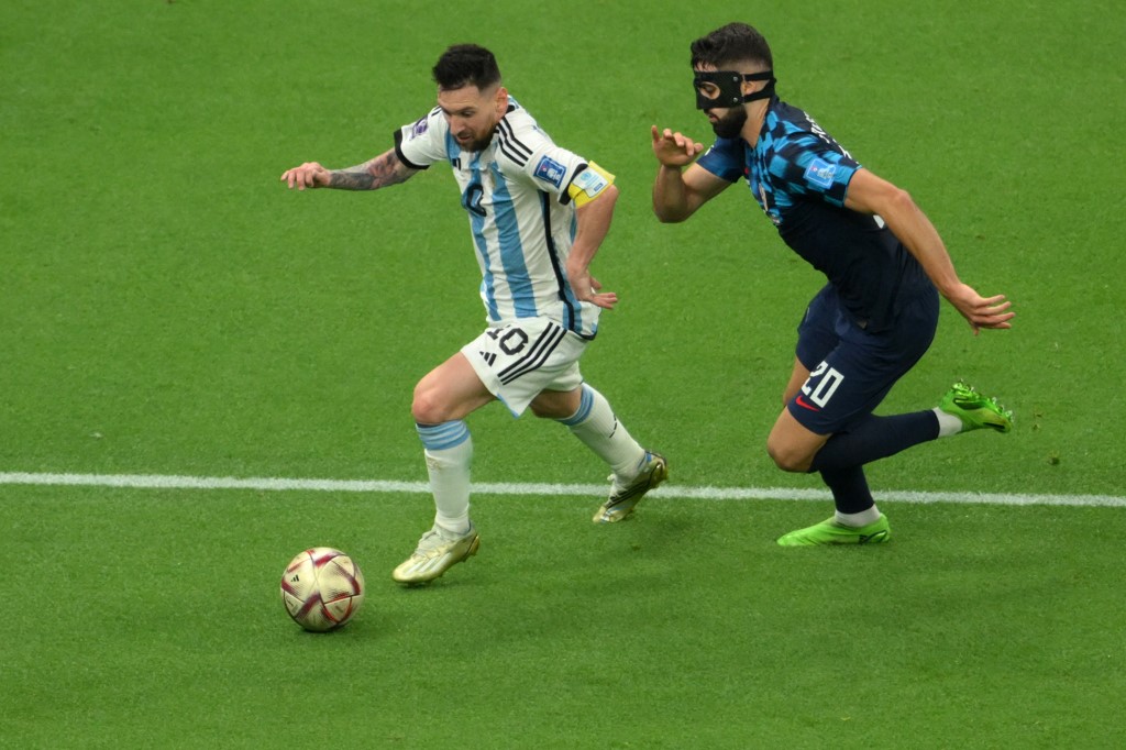 Lionel Messi continúa con su “maradonización” en Qatar 2022