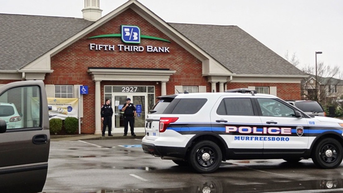 “Esto es un asalto, deme un dólar”: El insólito robo de un banco en Ohio que requirió al equipo Swat