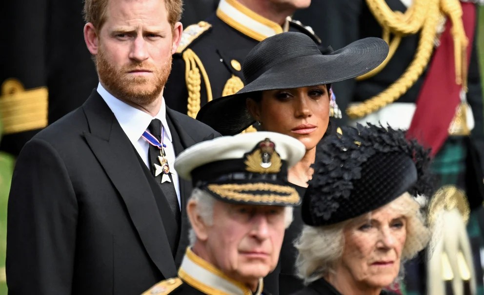 El rey Carlos III retira a Harry y Meghan su residencia en Reino Unido