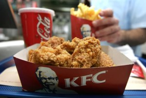 Locura desatada en Misuri: Cliente baleó a un empleado de KFC por una inaudita razón