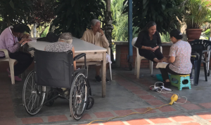 “Soledad” y “olvido”: el impacto de la migración forzada en ancianos de Venezuela