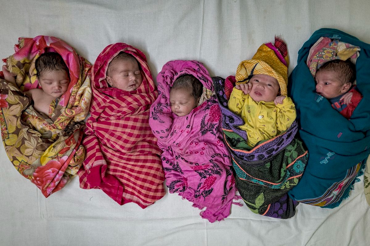 Hoy van a nacer 67.385 niños en la India: retrato del próximo país más poblado del mundo