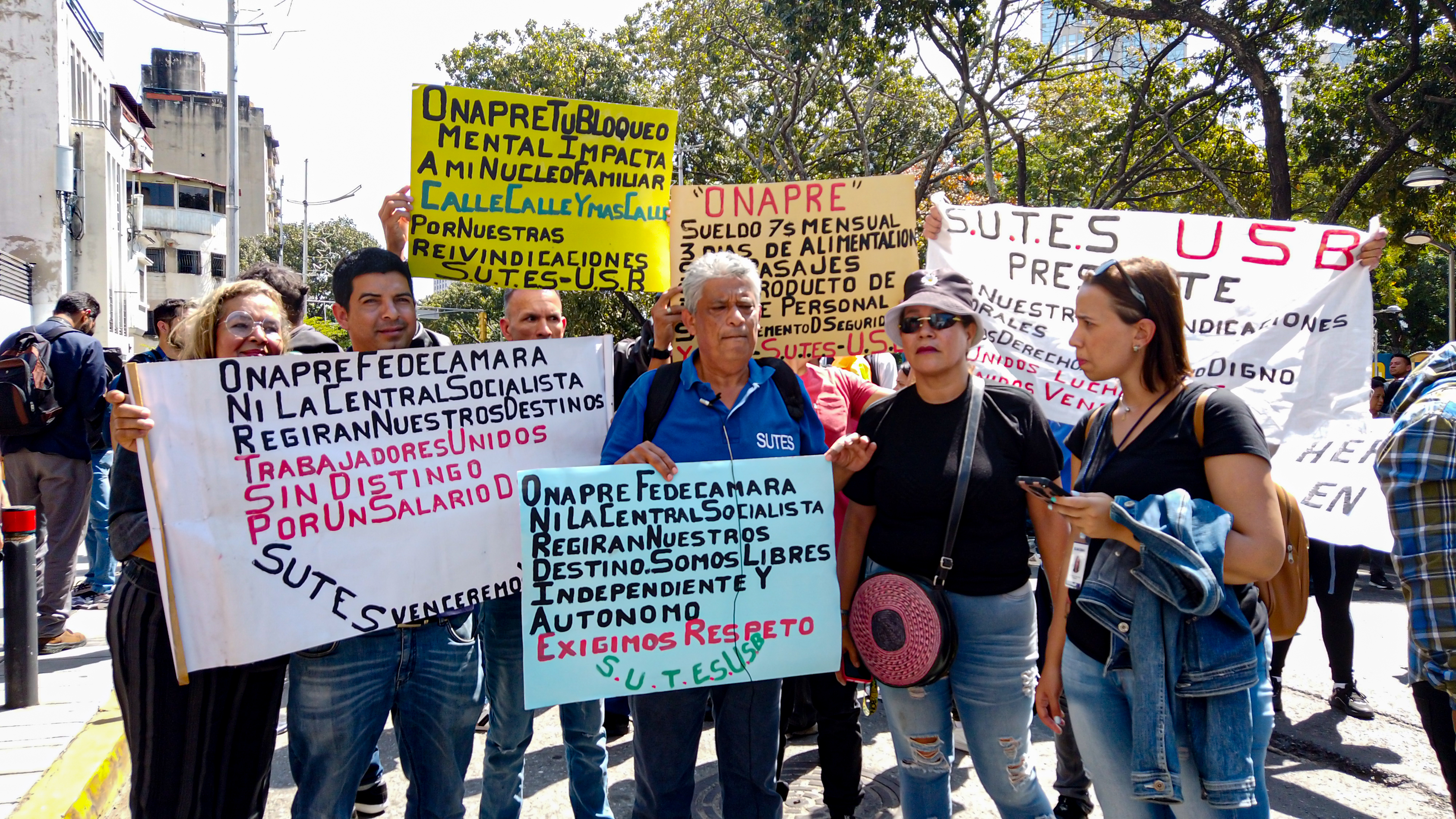 Mejores salarios, la exigencia de los empleados públicos a una semana de protestas en Venezuela