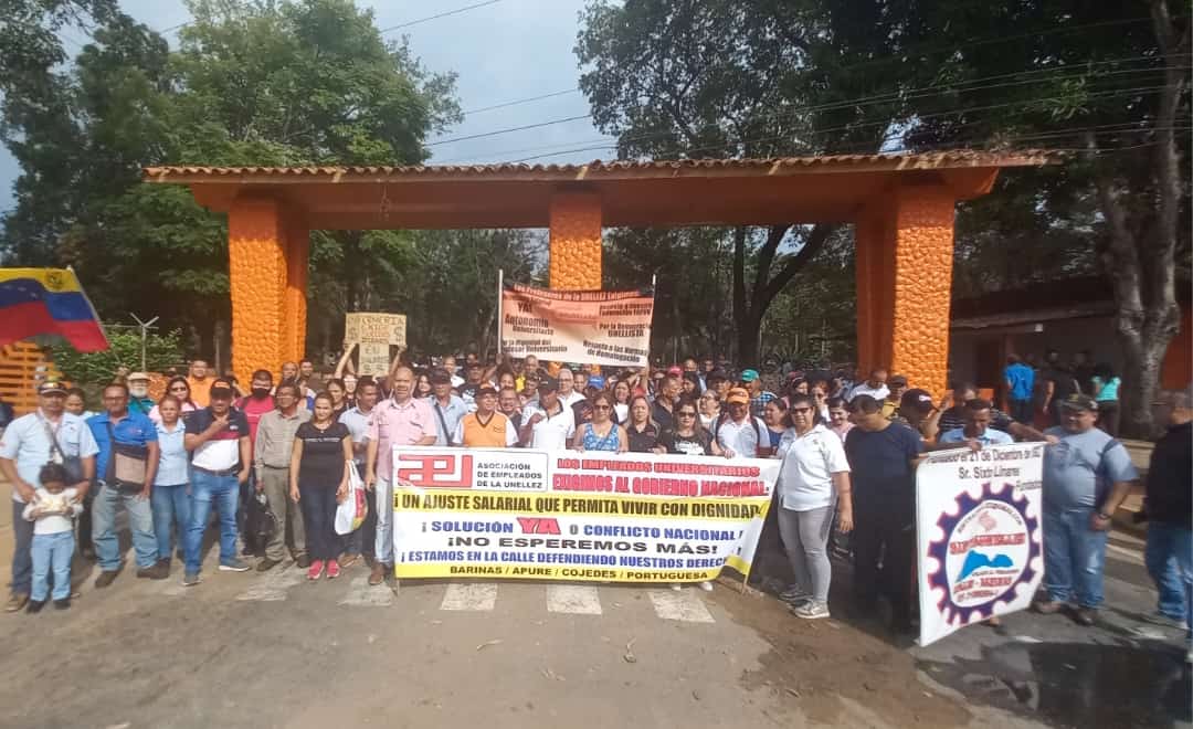 Aparecieron autoridades de la Unellez en Barinas en cuarto día de protesta y recibieron pliego de peticiones