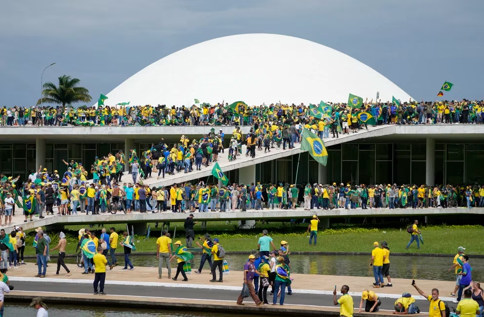Corte Suprema de Brasil investigará a Jair Bolsonaro por el asalto a Brasilia