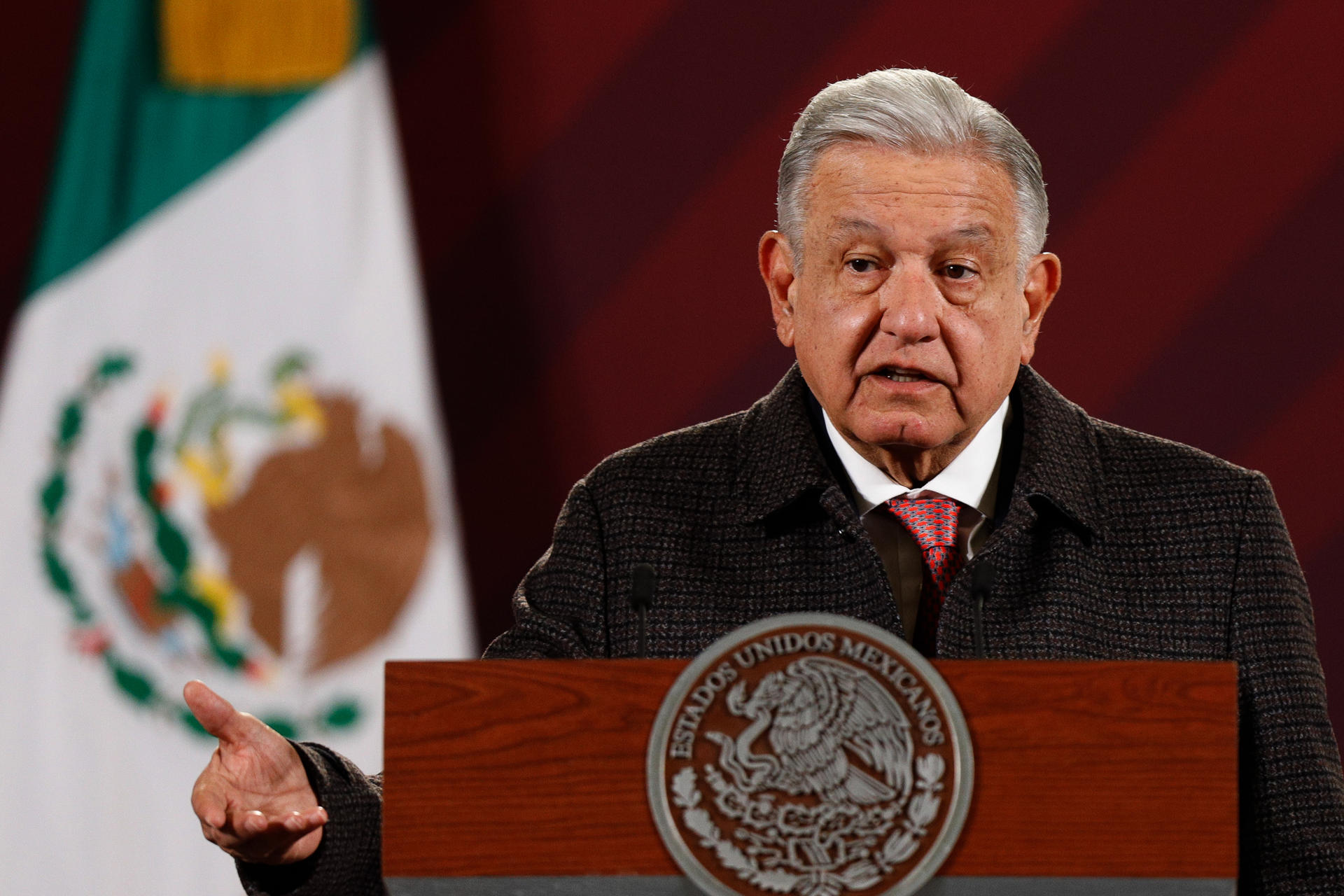 López Obrador dice que no habrá impunidad en incendio donde murieron 39 migrantes