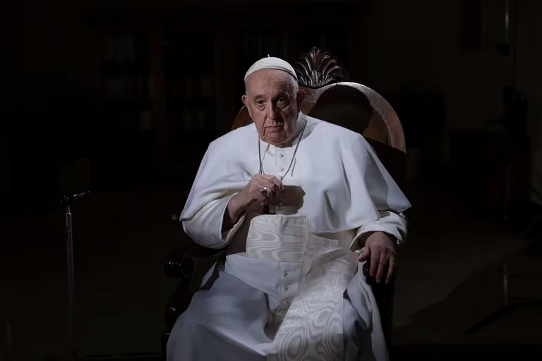 El papa Francisco pide que terminen pronto los crueles sufrimientos en Ucrania