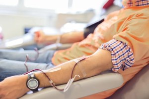 FDA levantará prohibición de donación de sangre para hombres homosexuales y bisexuales