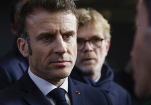 Macron, ante una tormenta política por la aprobación de la polémica reforma de pensiones