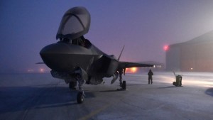 Despliegan por primera vez cazas F-35 en la base más septentrional de EEUU (FOTOS)