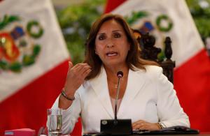 “Mi renuncia no está en juego”, insistió la presidenta de Perú pese a las protestas