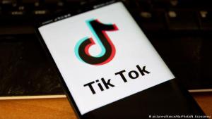 TikTok ve “decepcionante” el veto a su uso en teléfonos oficiales del Reino Unido