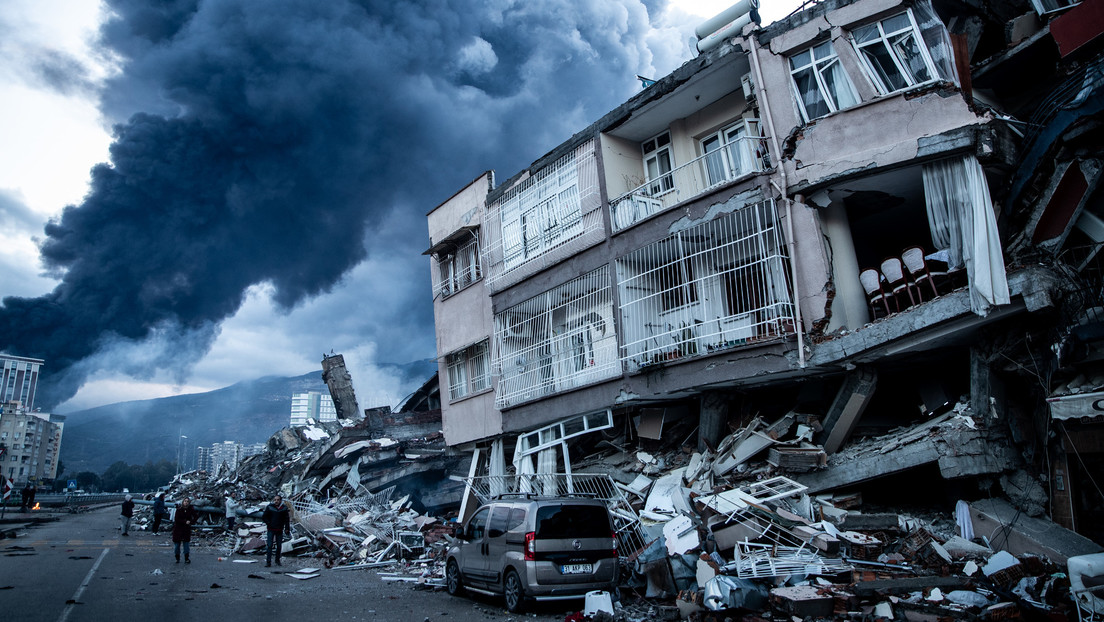 El sismólogo que “vaticinó” en Twitter el sismo de Turquía alerta de un “megaterremoto” inminente