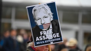 La justicia británica dirá si otorga la extradición de Assange a EEUU este #26Mar
