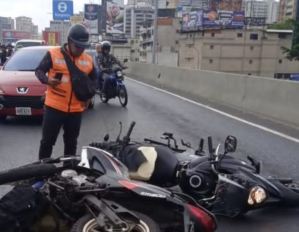 Al menos un muerto dejó accidente de tránsito en la autopista Francisco Fajardo