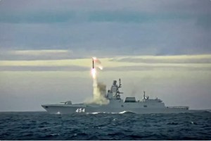 Régimen ruso lanzó un misil balístico intercontinental en un campo de entrenamiento