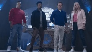 Netflix estrenó la nueva de “Power Rangers” con el reparto original y atrapó a los fanáticos después de 30 años