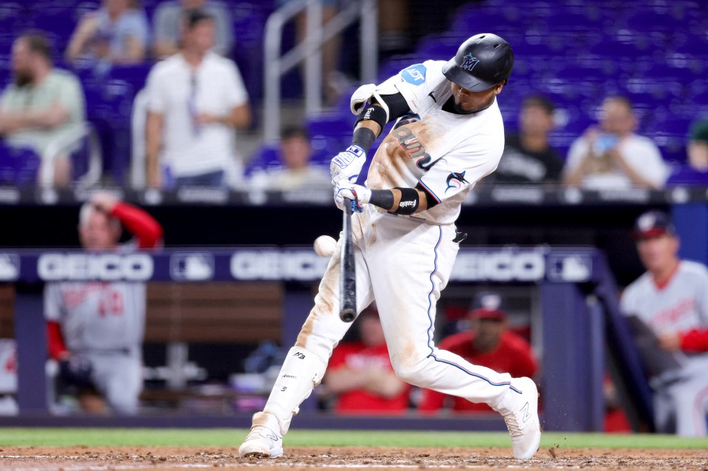 Luis Arráez estableció nuevo récord de los Marlins en otra jornada encendida (Videos)