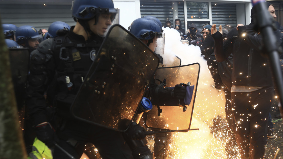 Fuertes choques entre los manifestantes y la Policía: así vive Francia el #1May (VIDEOS)