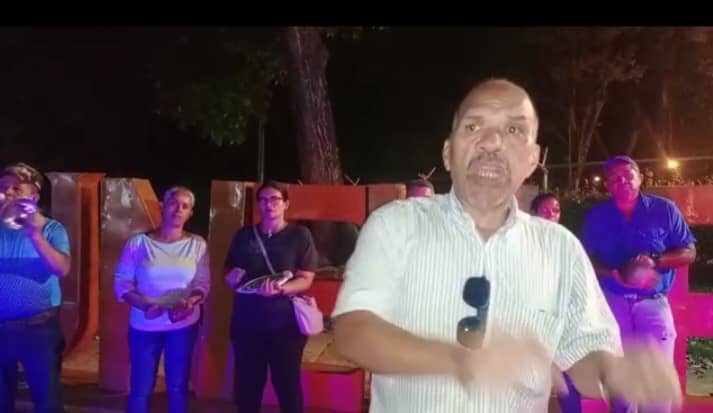 “Cacerolazo” contra el régimen de Maduro a las puertas de la Unellez en Barinas