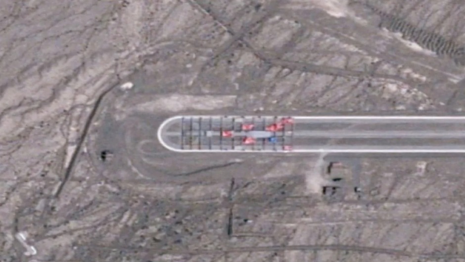 Captan en imágenes satelitales un dirigible militar chino nunca antes visto en remota base de Carolina del Sur