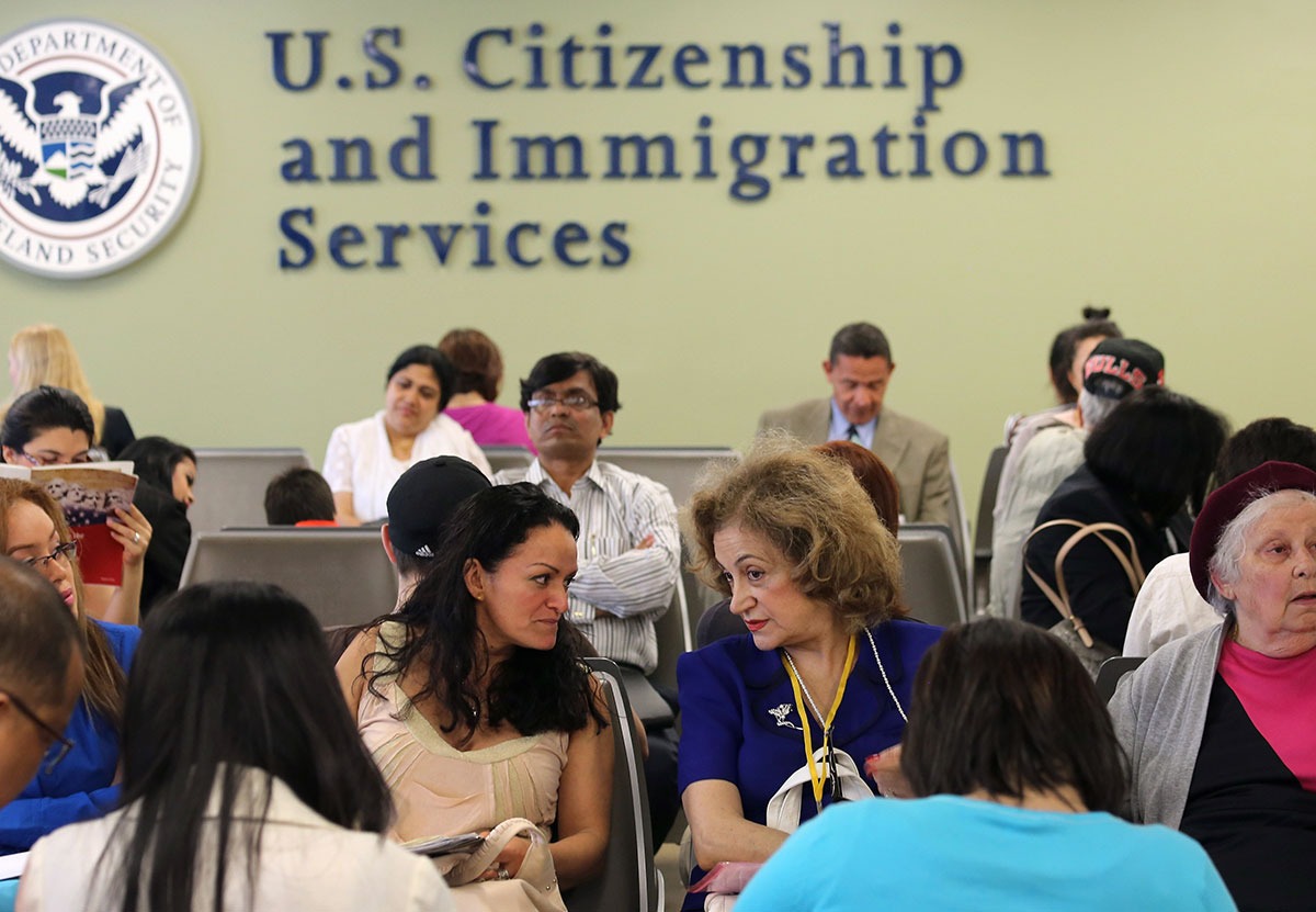 Guía para inmigrantes: En qué consisten los permisos de trabajo en situaciones “apremiantes”