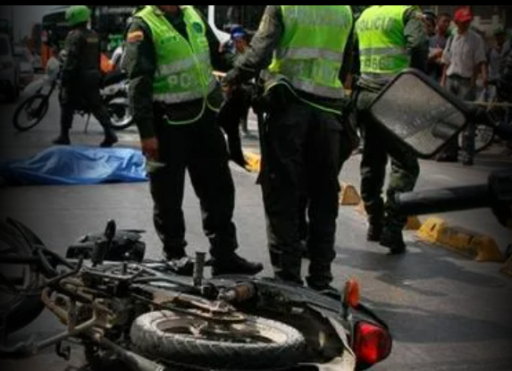 Joven venezolano murió tras chocar su moto contra una camioneta en Colombia